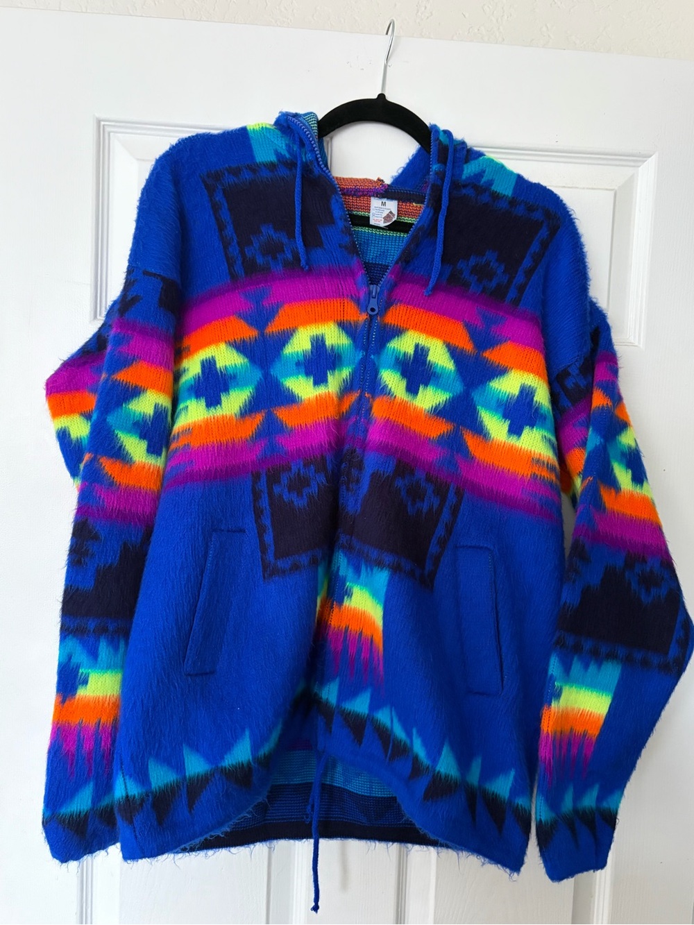 Beautiful Artesanias Tuntaquimba Wool Zip Up Hoodie from Ecuador